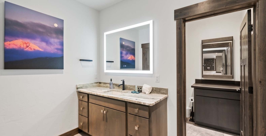 Latitude Adjustment Montana Vacation Villa - Whitefish