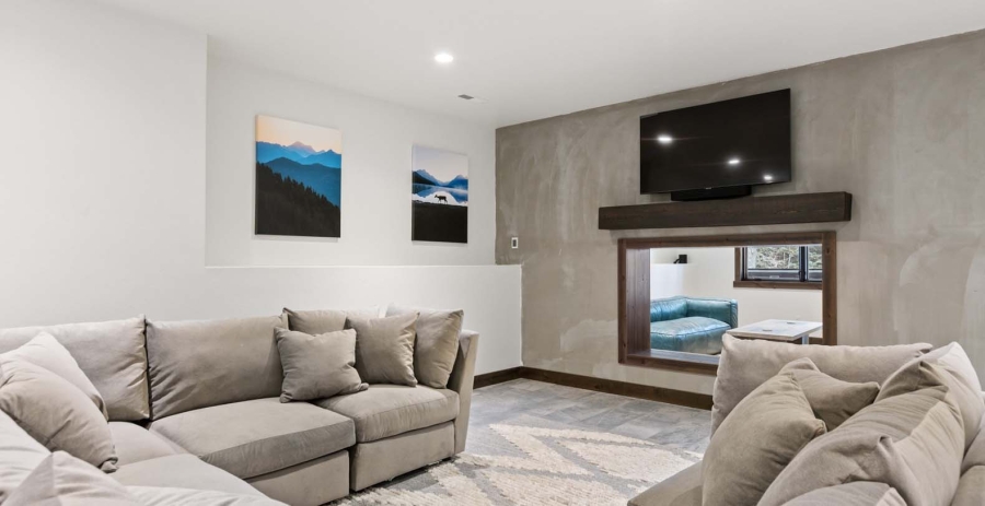 Latitude Adjustment Montana Vacation Villa - Whitefish