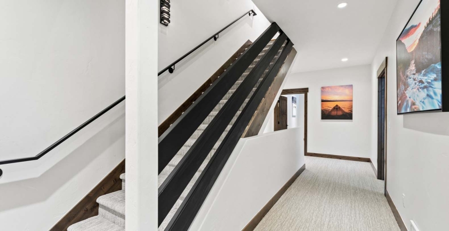 Latitude Adjustment Montana Vacation Villa - Whitefish