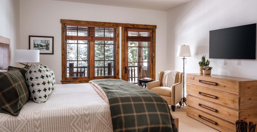 Spanish Peaks Nestledown MT Vacation Villa - Big Sky