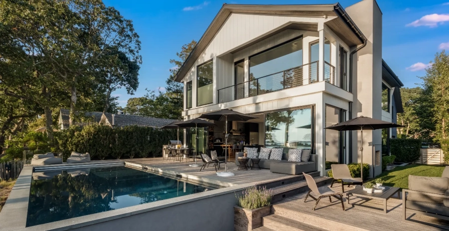 Hamptons Waterfront  Vacation Villa - New Yord