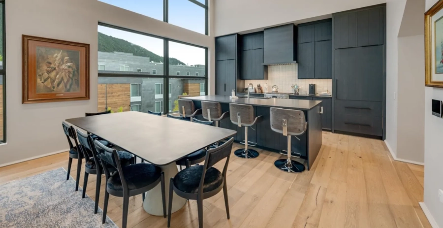 Arts District West Suite 302 Vacation Villa - Wyoming