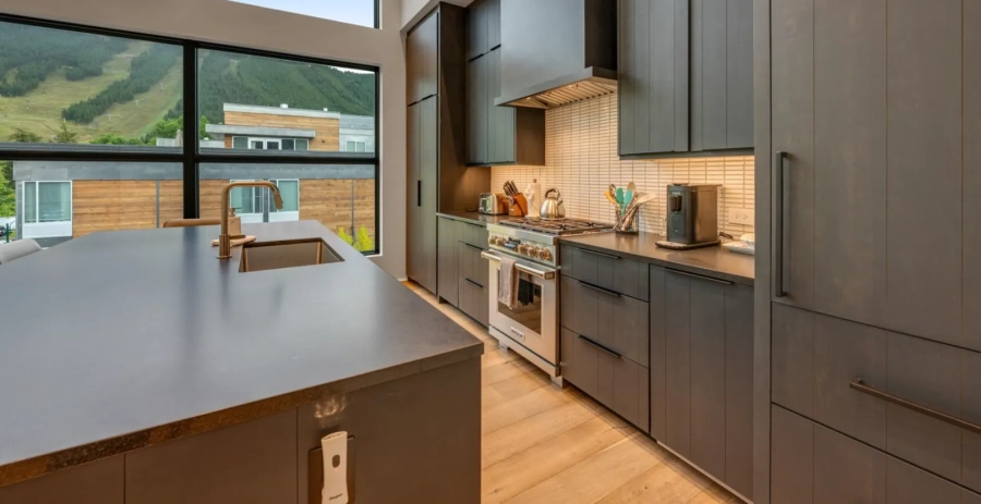 Arts District West Suite 302 Vacation Villa - Wyoming